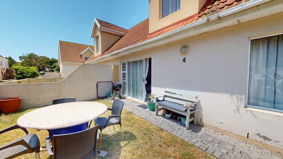 2 Bedroom Property for Sale in Kabega Park Eastern Cape